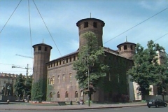 Veduta del Castello in Piazza Castello