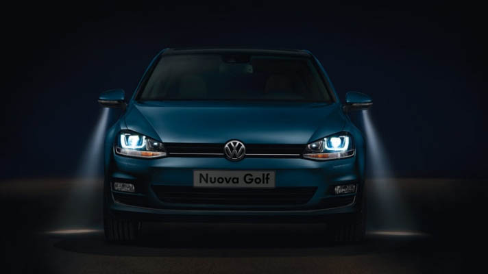 Golf TGI - Molto utile l'illuminazione perimetrale, optional nel Mirror Pack - Credits: Volkswagen Media Services